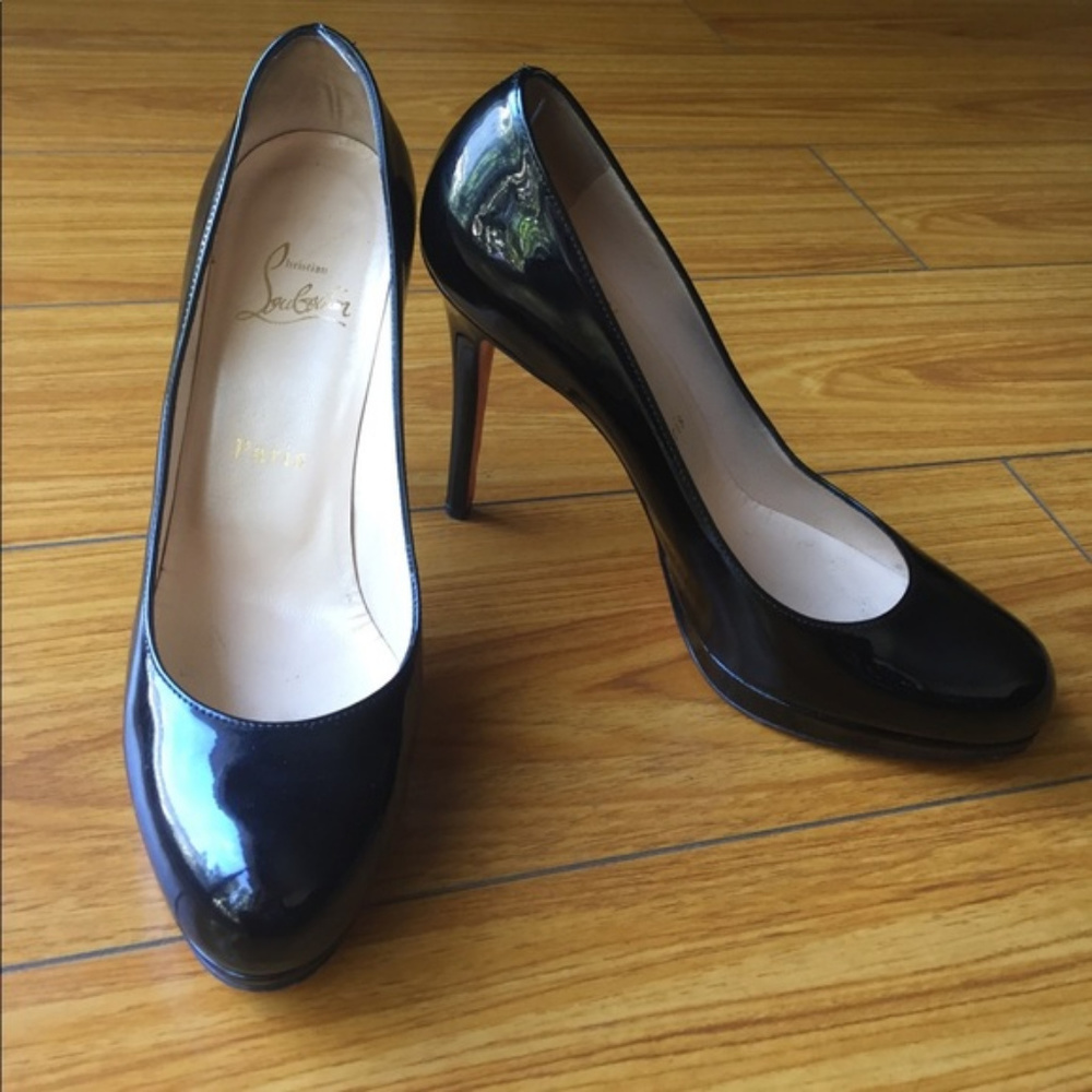 Christian Louboutin black pumps - Picture 3 of 3